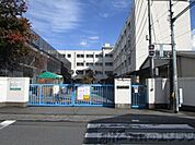 高槻市立西大冠小学校 徒歩13分。 1040m