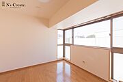 日中は照明も不要な明るさです