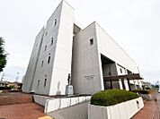 熊谷市立熊谷図書館 9730m