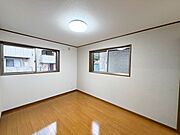 1階洋室5.5帖｜在宅ワークにも、趣味部屋にも◎