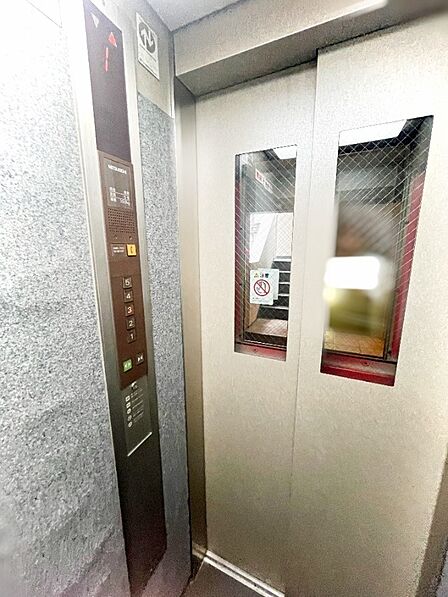 エレベータ