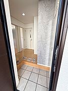 収納力のある大きめシューズボックス付きで散らかりがちな玄関もすっきり保てます
