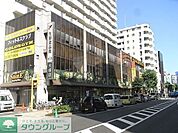 よしや仲宿店 611m