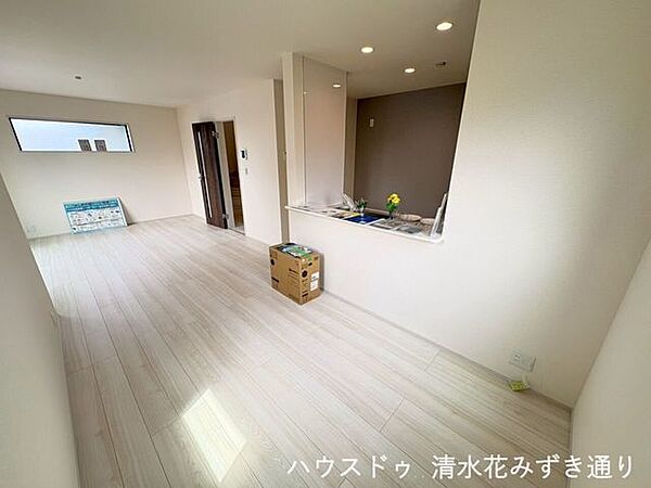 リビング/ダイニングを拡大表示