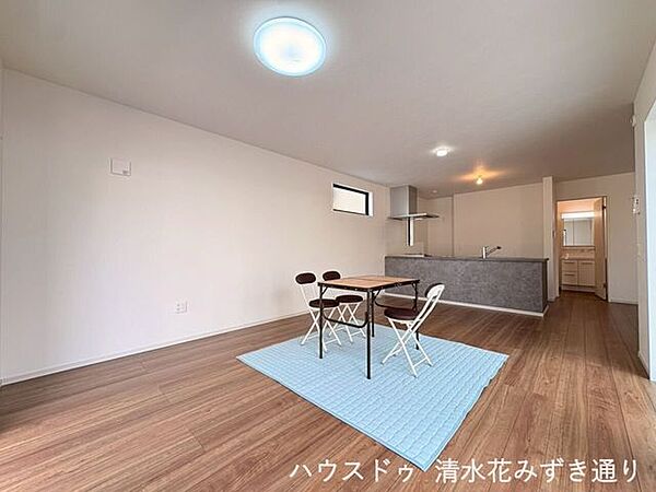 リビング/ダイニングを拡大表示