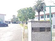 静岡市立清水第八中学校 ≪教育目標≫自ら学び　自ら切り拓く　心豊かな入江の子≪重点目標≫本気の挑戦　〜共に〜●児童数（2023年度）…357名 1500m