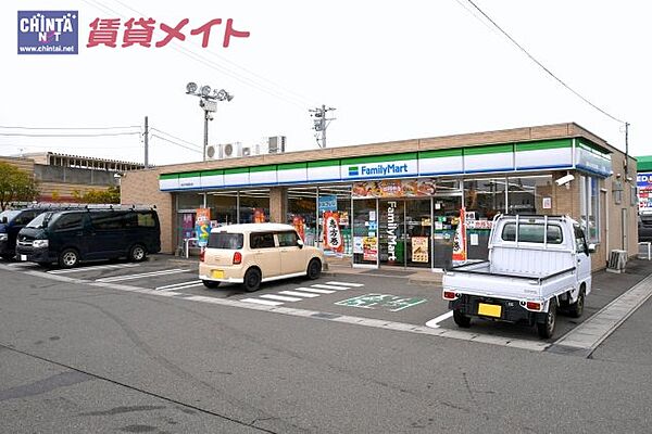 画像24:ファミリーマート　四日市東富田店