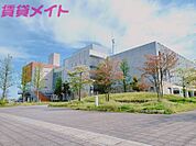川越町役場 584m