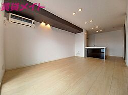 ＡＺＵＬ富田駅前 2階3LDKのリビング/ダイニング