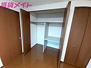 同型反転部屋写真です。