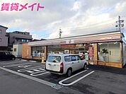 セブンイレブン四日市富田3丁目店 749m