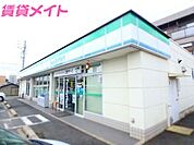 ファミリーマート朝日町おぶけ店 495m