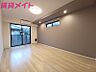 リビング/ダイニング：同物件別部屋写真