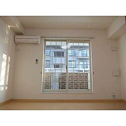 エル・アルバ 1階1Kのリビング/ダイニング