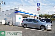ローソン秦野平沢店 徒歩23分。 1770m