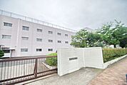 平塚市立横内小学校 586m