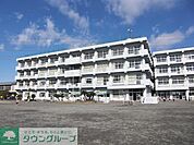 門沢橋小学校 徒歩5分。小学校 360m