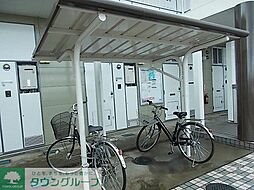 11 / 18