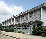 福渡小学校 【徒歩約35分】祖父母で構成される「福小シルバーの会」やPTAなどと協力しながら、小規模特認校ユネスコスクールとしての教育活動を進めているそうですよ！ 2749m