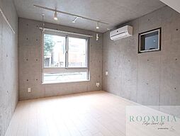 レオリオ 102 1階ワンルームのリビング/ダイニング