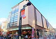 東急ストアフレル・ウィズ自由が丘店 徒歩17分。 1360m