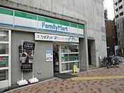 ファミリーマート大井三ツ又店 884m
