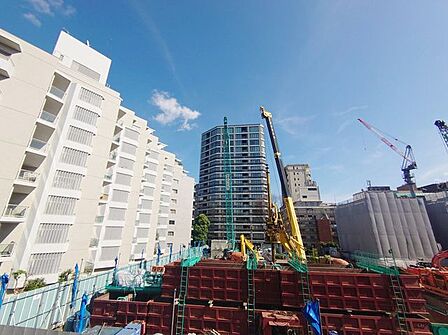 【眺望】隣地工事中