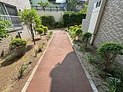 ≪敷地内≫きちんと整備された敷地内通路です。