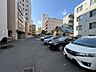駐車場：《駐車場》