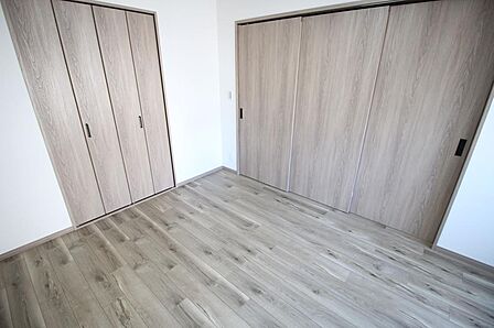 ■隣のお部屋の扉を開放しリビングとして広くお使い頂く事も可能です♪