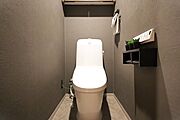■一年中通して快適にお使い頂ける温水洗浄便座付トイレ完備♪