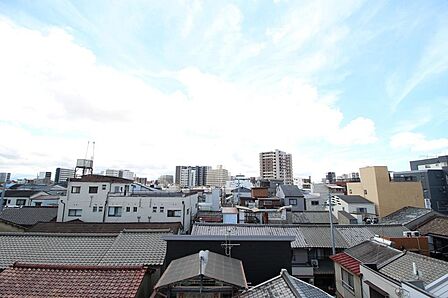 ■バルコニー前は高い建物がなく、眺めが良いお部屋です♪