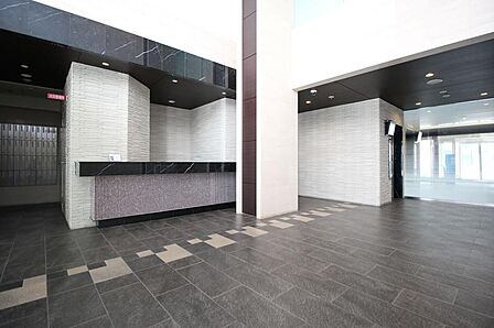 ■清潔に保たれたマンションエントランスロビー♪