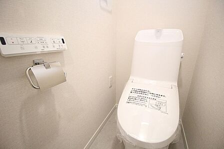 ■一年中通して快適にお使い頂ける温水洗浄便座付トイレ完備♪