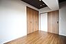 洋室：■全居室収納スペース付きで広々住空間を活用できます!!