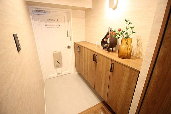 玄関を拡大表示