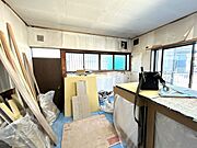 【5/30現在リフォーム中】キッチンの写真です。既存のキッチンは撤去し、ハウステック製のものを設置いたします。約255cmの広々としたキッチンですので、お料理もはかどりそうですね。