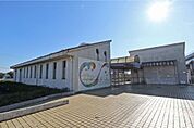 富田プールの外観