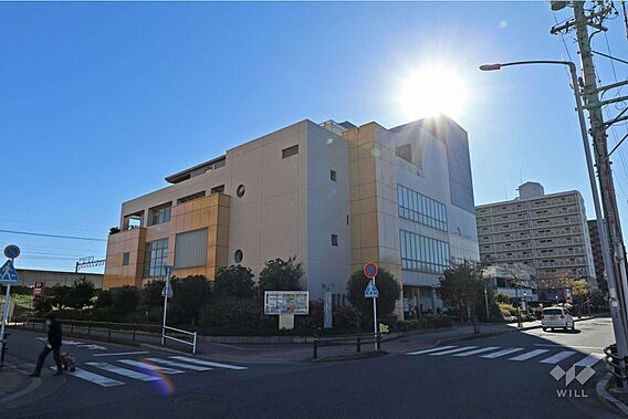 中川図書館の外...