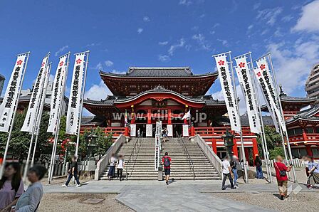 大須観音と大須商店街の外観