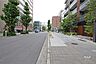 その他：敷地南側の前面道路（東側から）