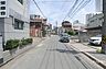 外観：物件の北東側前面道路（北西側から）［2026年5月26日撮影］
