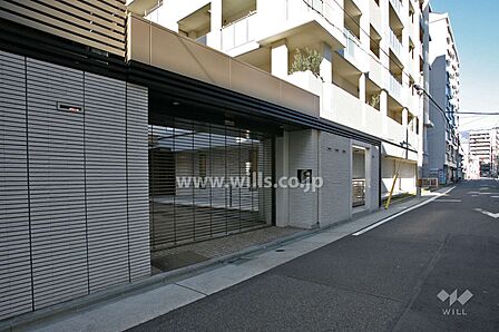 駐車場入り(リングシャッター付き)