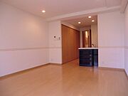 広々洋室12.7帖　カウンターキッチン