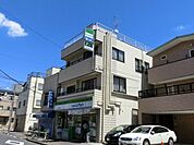 ファミリーマート 230m