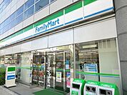ファミリーマート 290m