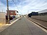 外観：二方の道路に面しています。