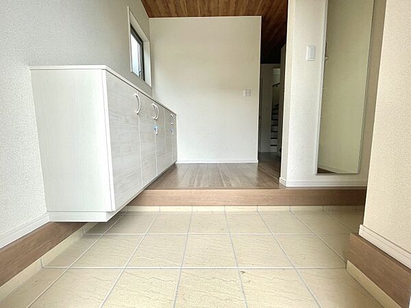 玄関を拡大表示