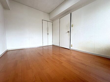 お掃除も楽ちんなフローリングのお部屋です！