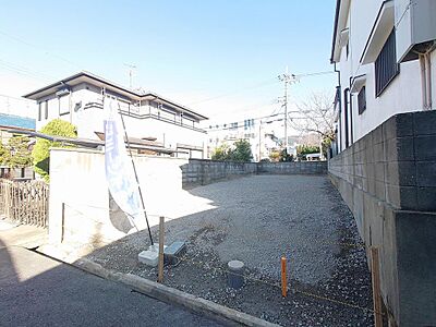 外観：◆建築条件なし♪　現状更地♪◆土地面積　約２８坪♪◆間口　約５.８ｍ♪◆お好きなハウスメーカーで建てれます♪